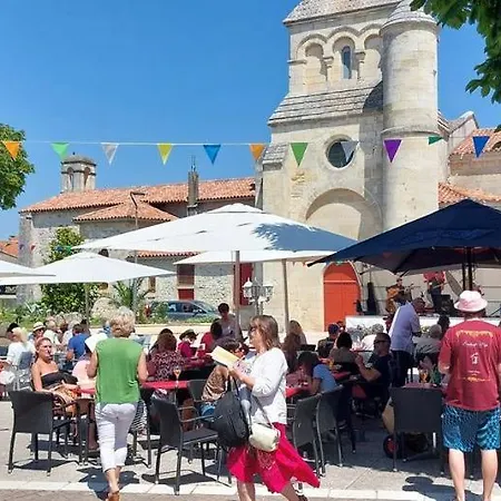 Bleu Soleil 3* En 200m & Commerces